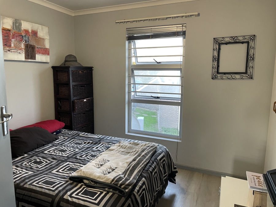 2 Bedroom Property for Sale in Oakglen Western Cape